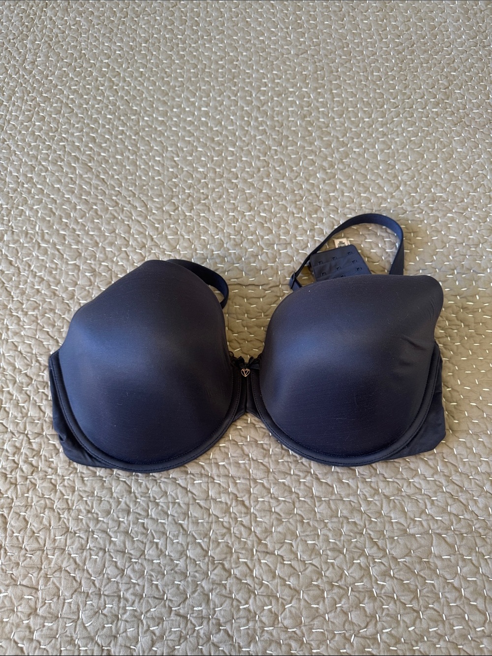 Victoria's Secret Eggplant T-Shirt Contour Bra